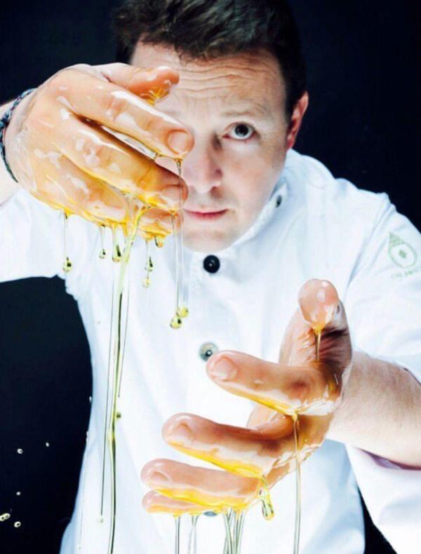 Oscar  Munart Gallery